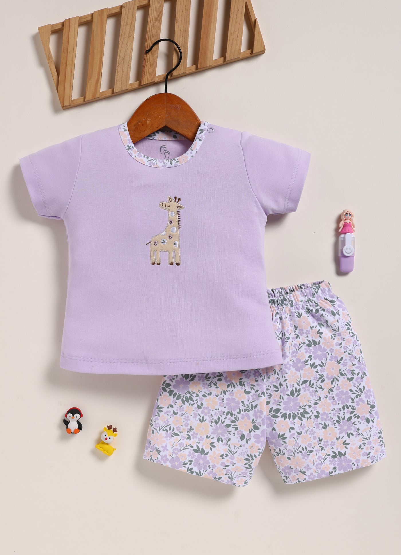 Half-Sleeve Top & Bottom For Girls - Light Purple Giraffe